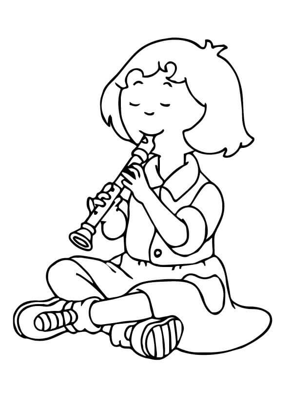 Zittend meisje speelt fluit