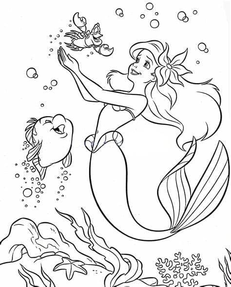 Mooie Ariel met zeedier